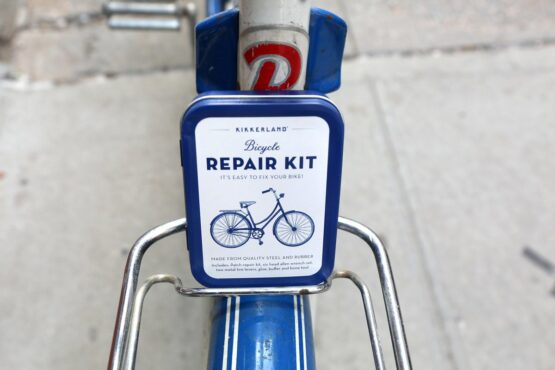 kikkerland lievelings bicycle repair kit