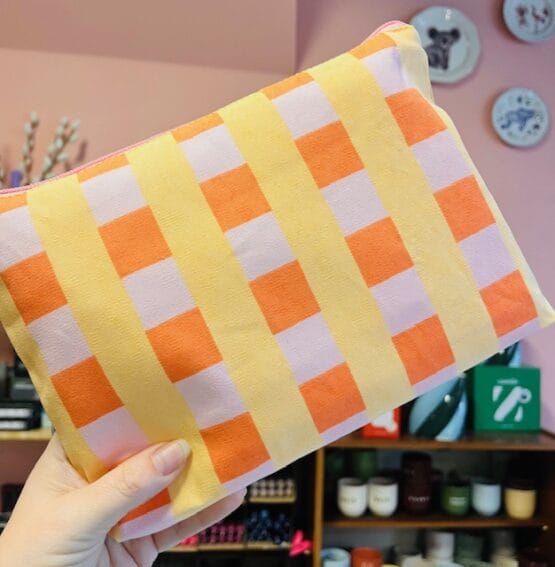 Kadodesign - Toilettasje - Weave - Blonde&Blood Orange