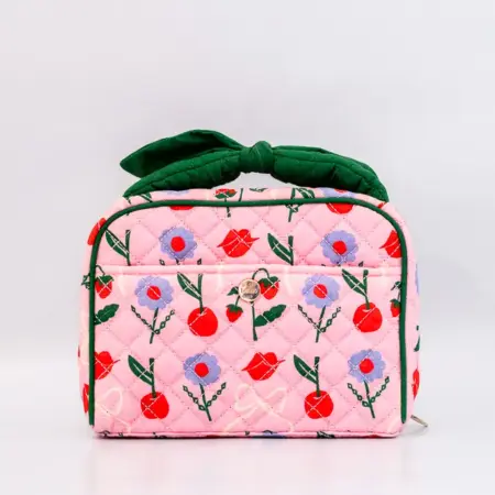 Ban.do - Getaway Toilettas Cherry Lips