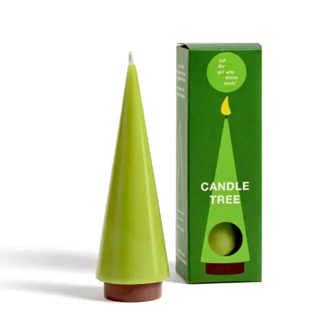Not the girl who misses much - Christmas Tree Candle - M